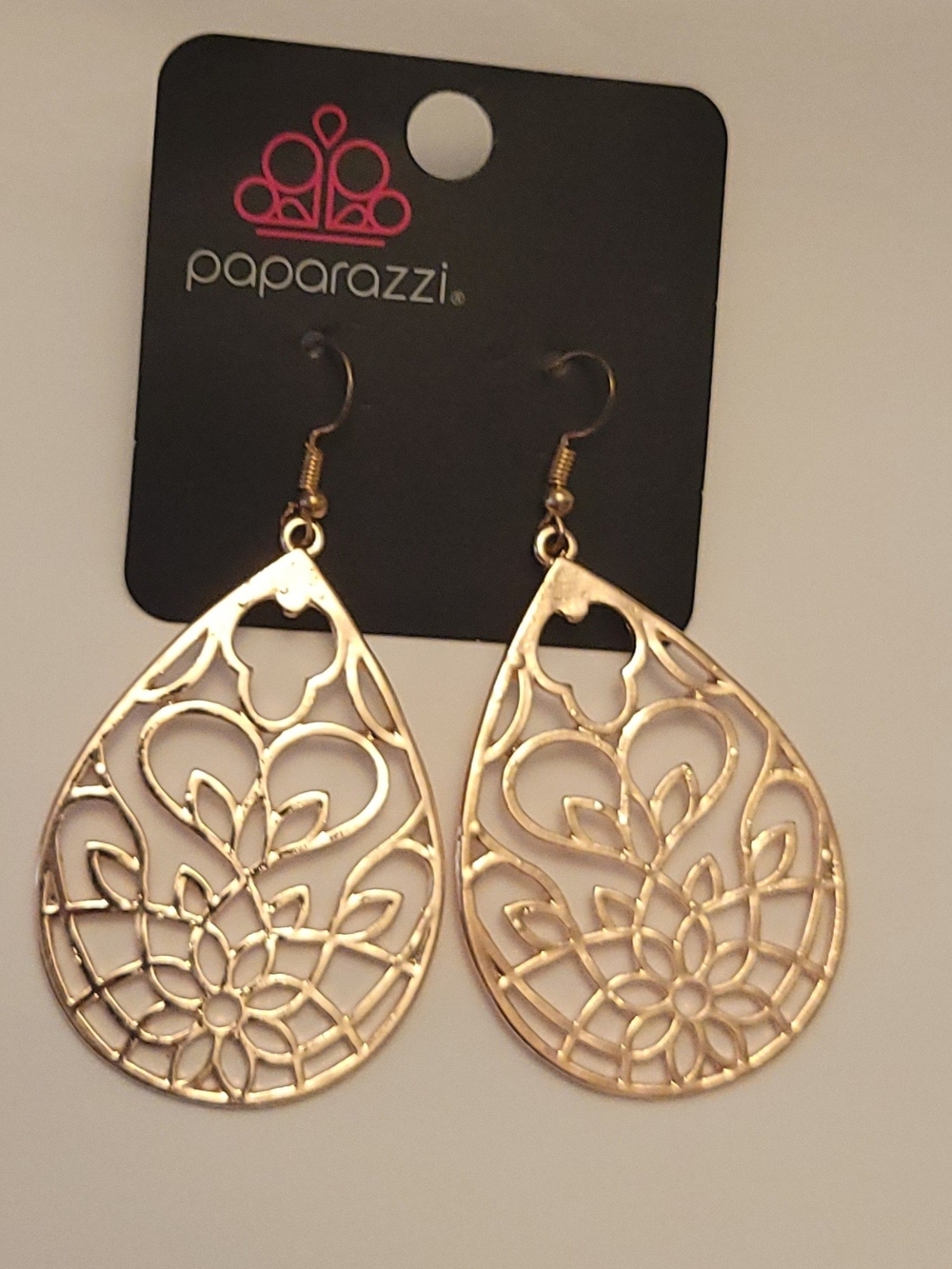 paparazzi Gold Filigree Teardrop Earrings